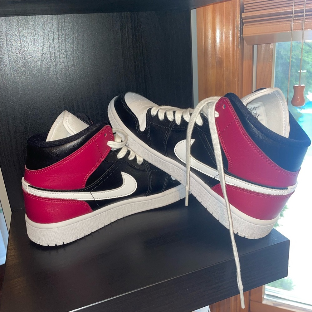 COPY - Womens Nike Jordan 1 mids black noble red